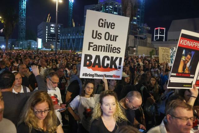 Protestors at Jerusalem 4